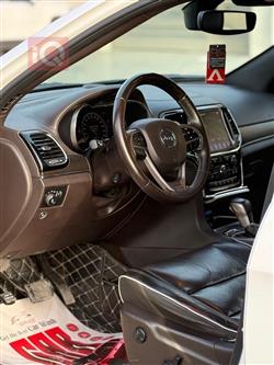 جيب جراند شيروكي